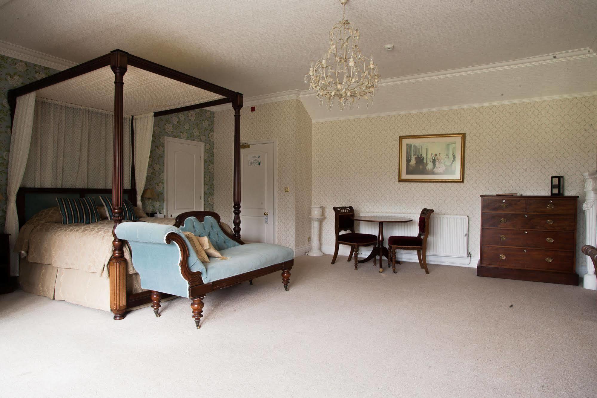 Petwood Hotel Woodhall Spa Esterno foto